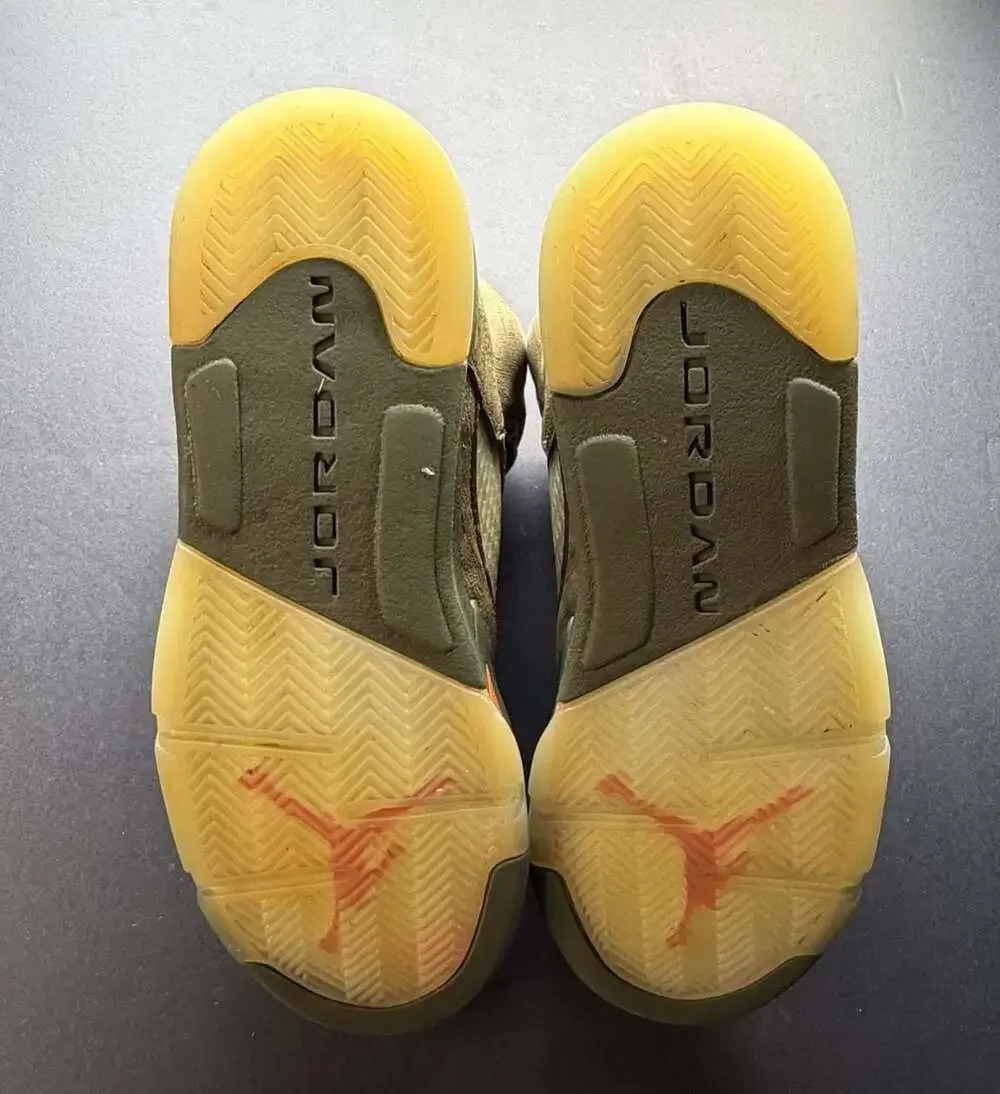 Size: 5y- Jordan 5 Retro 'Olive' (2024)